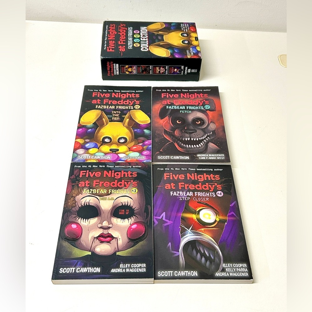 FIVE NIGHTS AT FREDDY’S Boxed Set of 4 Books Fazbear Frights